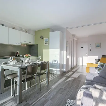 Charming With Terrace Nearby The Apartamento Middelkerke